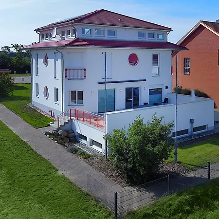 In Mit Grosser Terrasse Hohenkirchen (Nordwestmecklenburg)